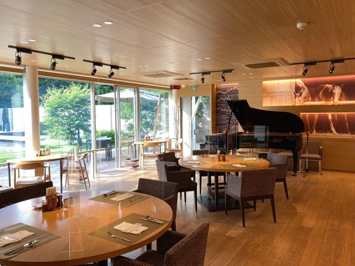 オリエント・カフェの店内