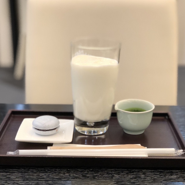 鶴屋吉信の抹茶バニラシェイク