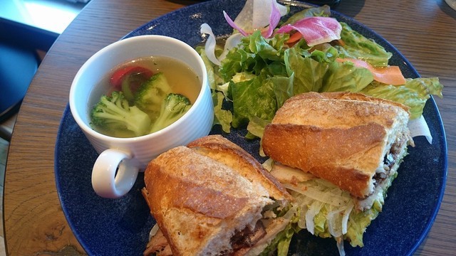 カフェ・ラ・ミル ランチメニュー サンドイッチ