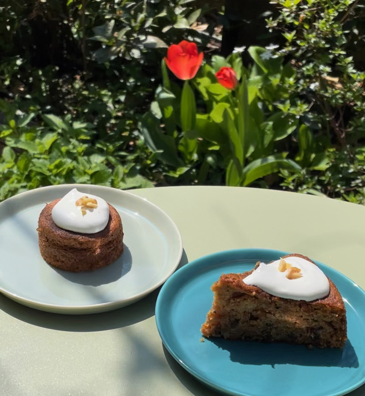 Book & Garden カフェ里葉のキャロットケーキ