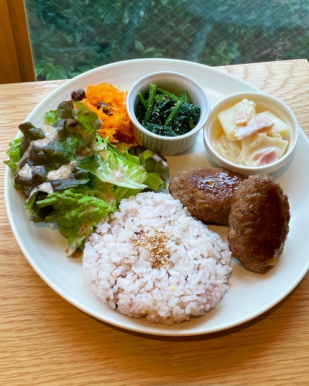 Book & Garden カフェ里葉のランチプレート