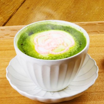 城町CAFE ドリンクメニュー 抹茶ラテ