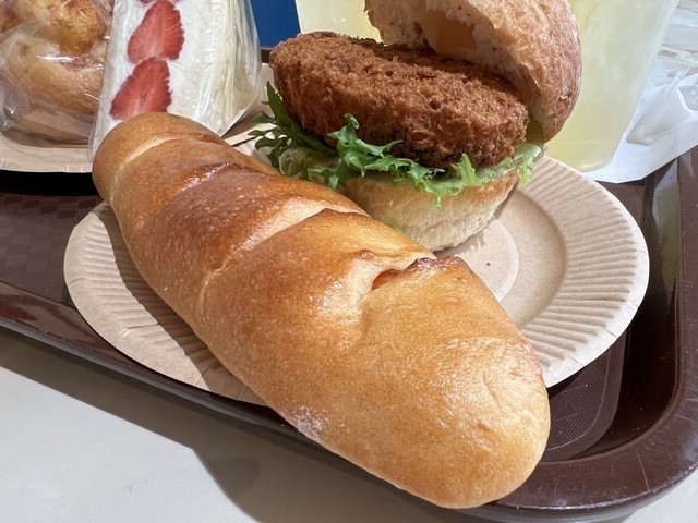 CHEZ MADUのパン3