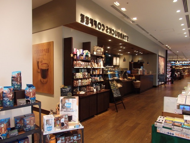 スターバックス・コーヒー TSUTAYA 大崎駅前店の内観①