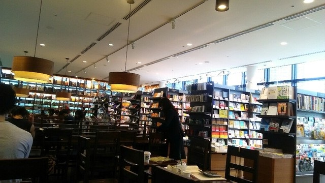 スターバックス・コーヒー TSUTAYA 大崎駅前店の内観②