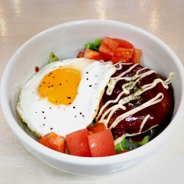 カフェミルクのロコモコ丼