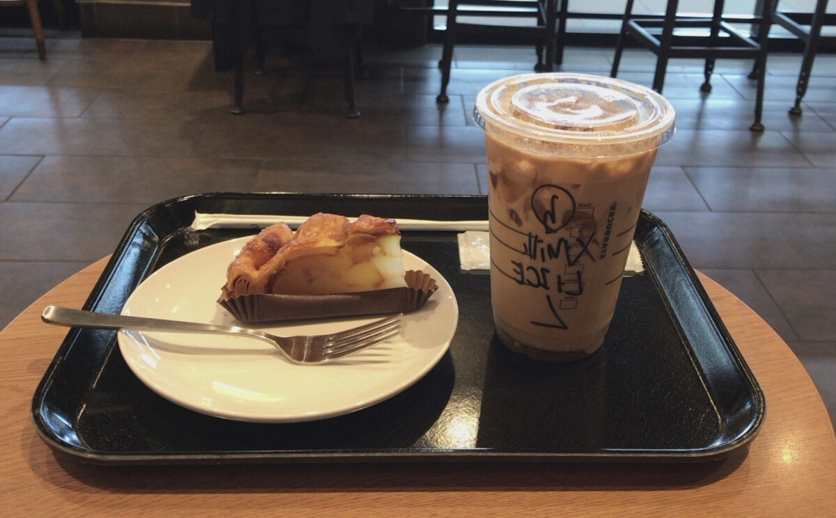 スターバックスのケーキ