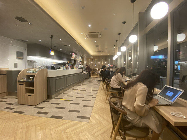 TULLY'S COFFEEの店内