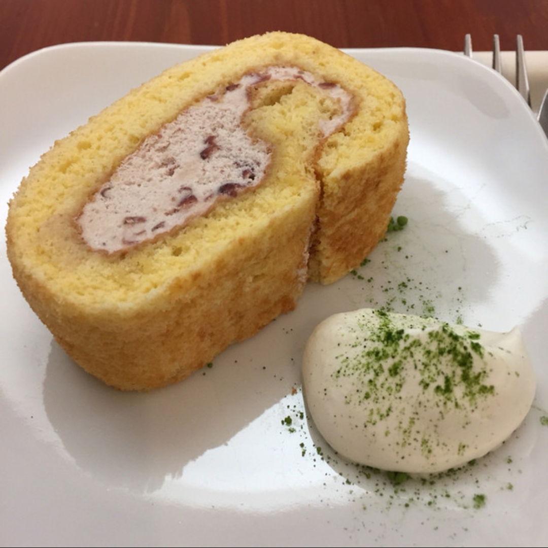 茶るら和三盆ロールケーキ