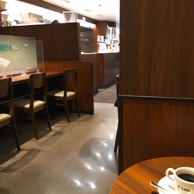 ドトールコーヒー 南浦和駅東口店の内観