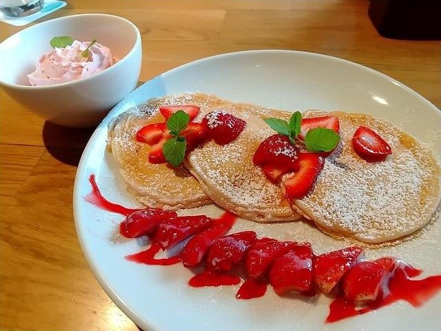 ラオハナのストロベリーパンケーキ