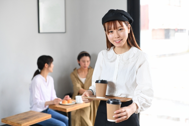 カフェ店員の様子