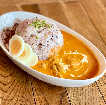 カフェ１８番のバターチキンカレー