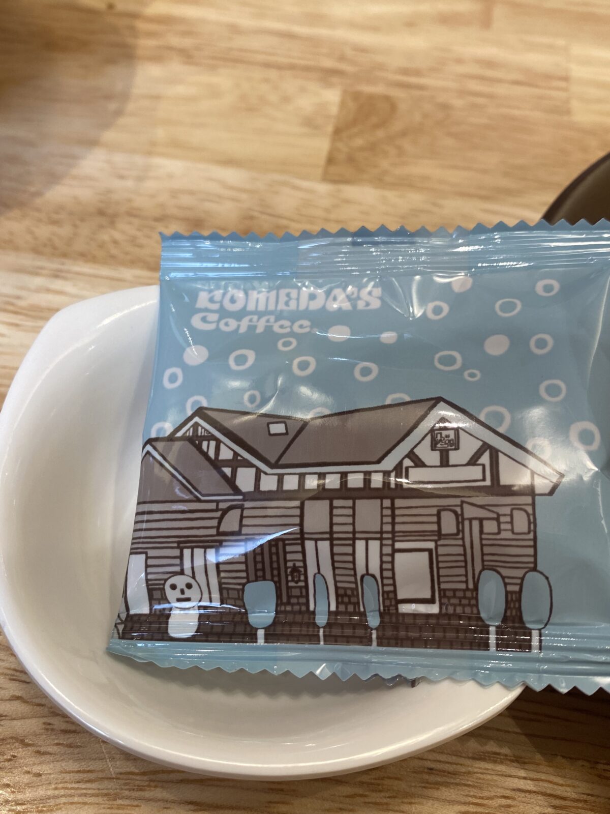 コメダ珈琲店の豆菓子の写真