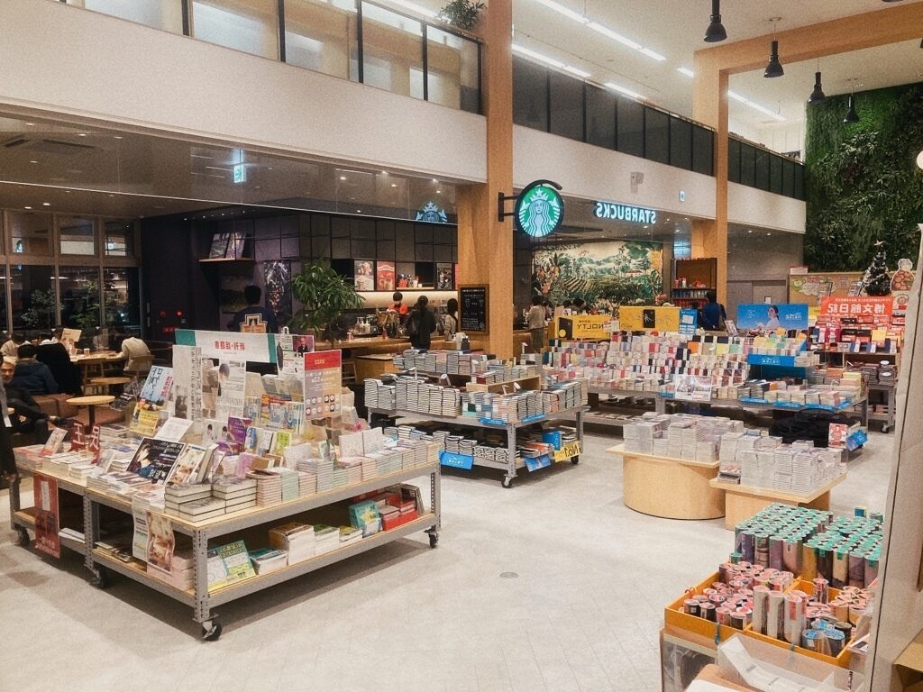 スターバックスコーヒーTSUTAYA春日井店の店内の写真