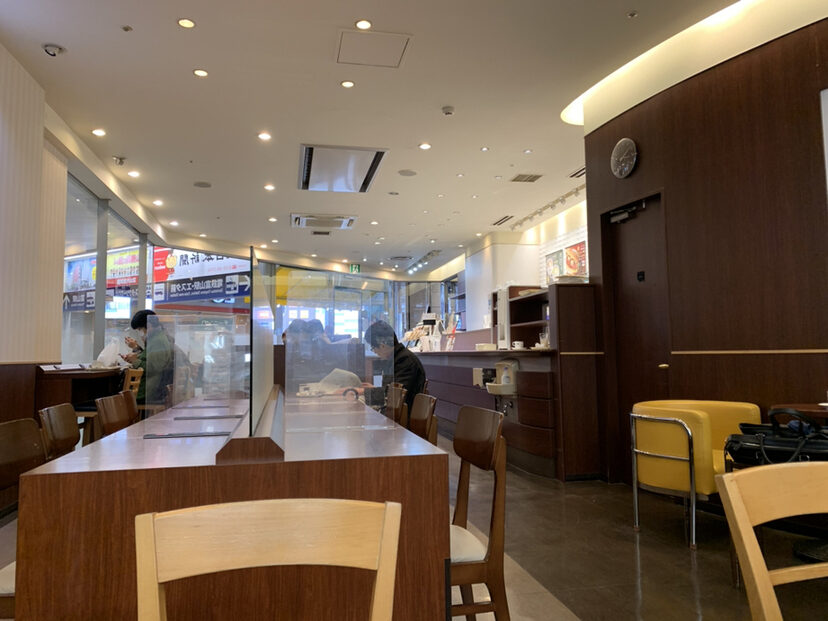 ドトールコーヒーショップ富山エスタ店の店内の写真