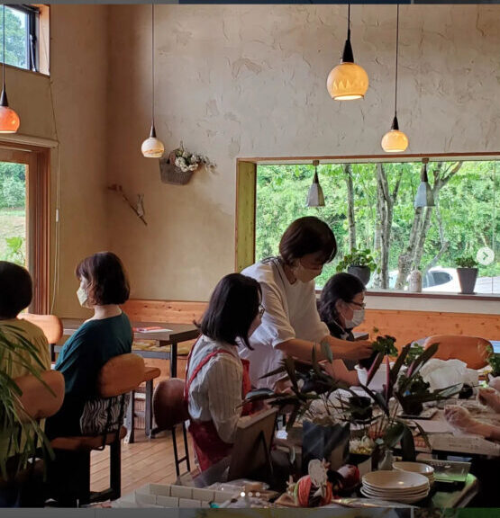 森のcafe さりょうの店内