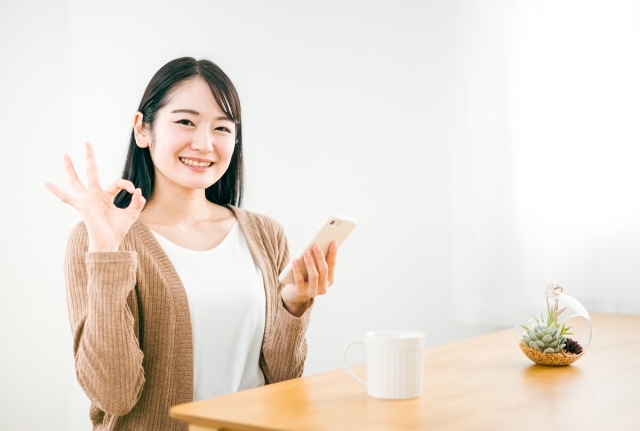 ショットワークスで検索する女性