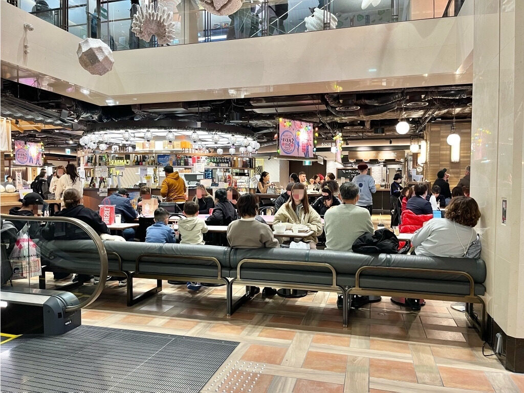 ChikaChickenの内観