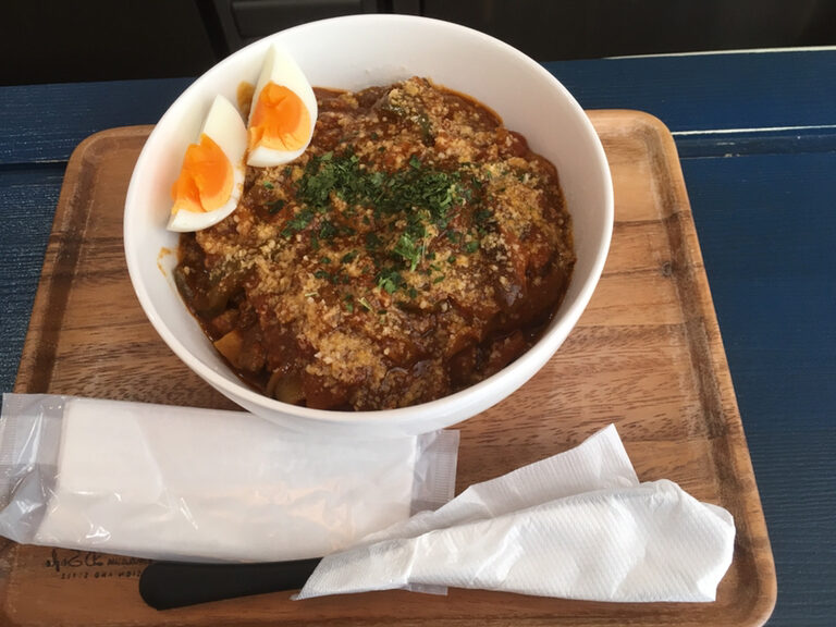 QUARTOのトマトカレー丼の写真