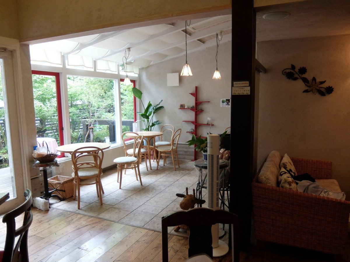cafe LEONの内観
