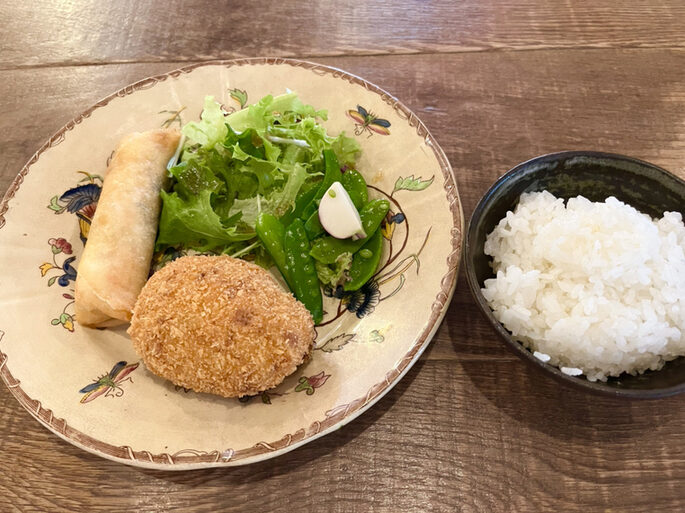 食堂カウ　ランチ