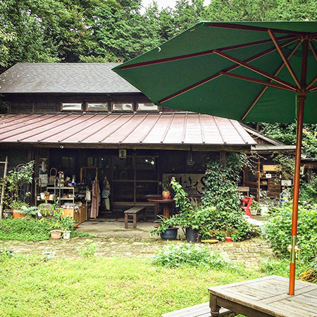 納屋珈琲 ひなたの外観