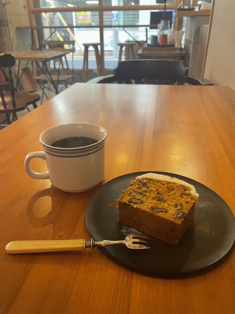 solcafeveganケーキとコーヒー