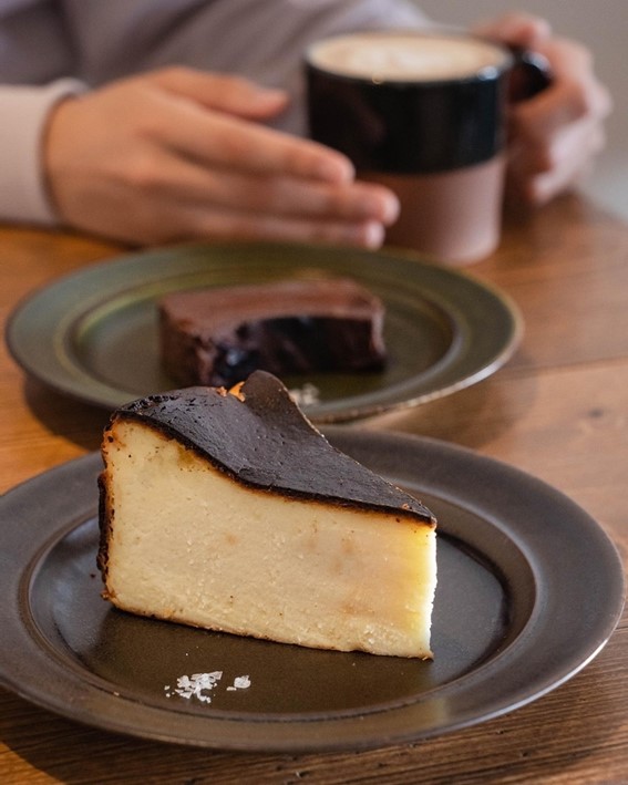 サリーコーヒー　バスクチーズケーキ