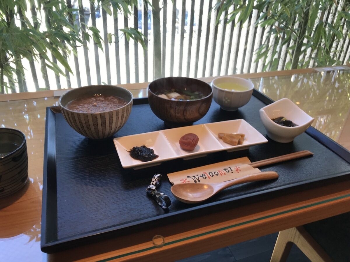 坊主カフェの養生粥の写真