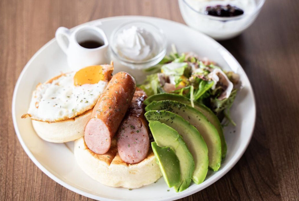 カフェロブ加古川店の食事パンケーキの写真