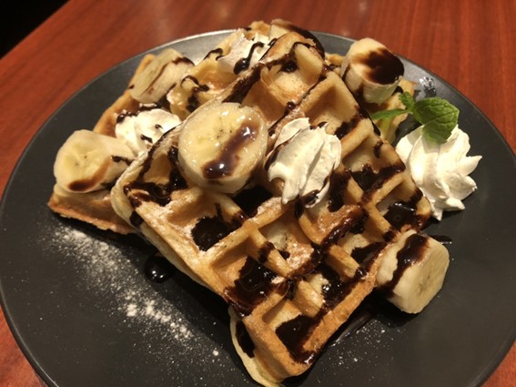 カフェ三番館のチョコワッフル