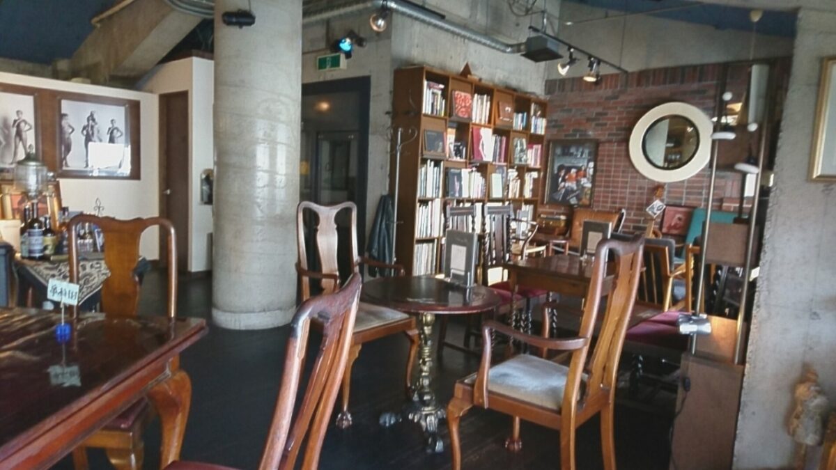 Cafe Blue（カフェ ブリュ）の店内