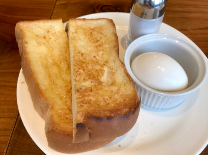 珈琲館のシンプルなモーニング