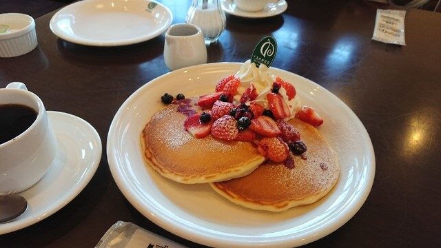 ダウニークラシック店のストロベリーパンケーキ