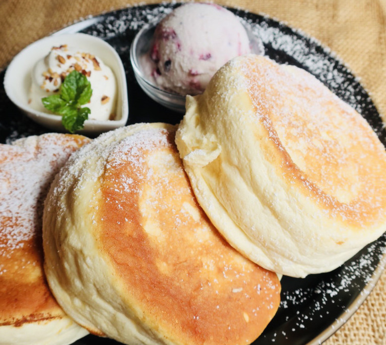 かなめカフェのスフレパンケーキ