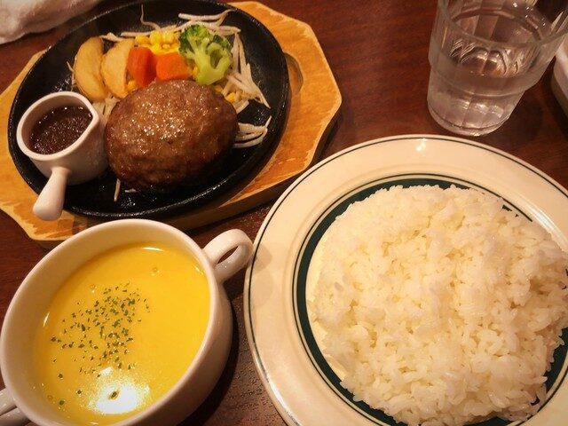 うふふのハンバーグランチ