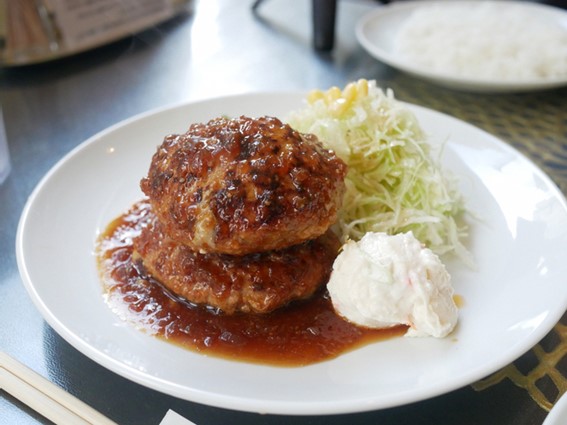 四ツ橋カフェ　オニオンソースハンバーグ