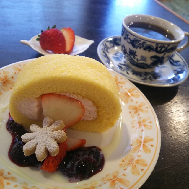 朴のコーヒーとケーキ