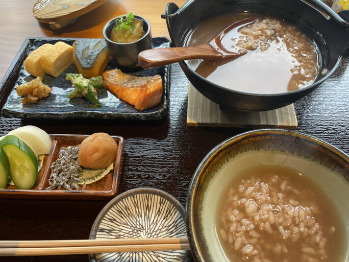 純喫茶リエールの茶粥定食の写真