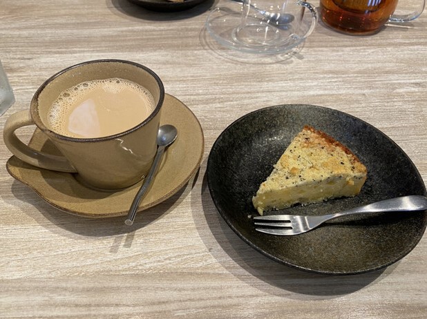 凛屋のコーヒーとケーキ