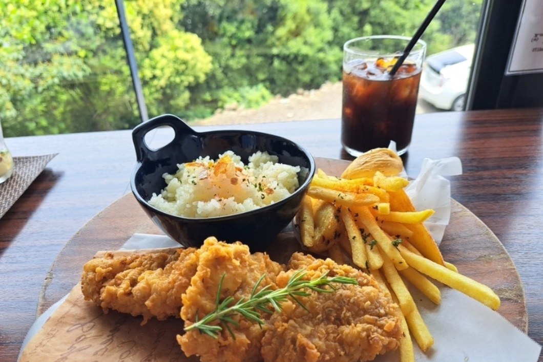 たかの巣カフェのフライドチキン