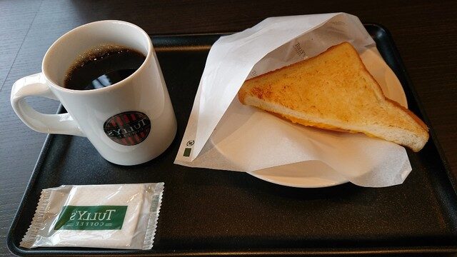 タリーズのホットサンドとコーヒー