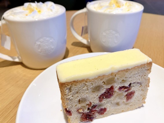 Starbucks Coffee のスイーツとティー