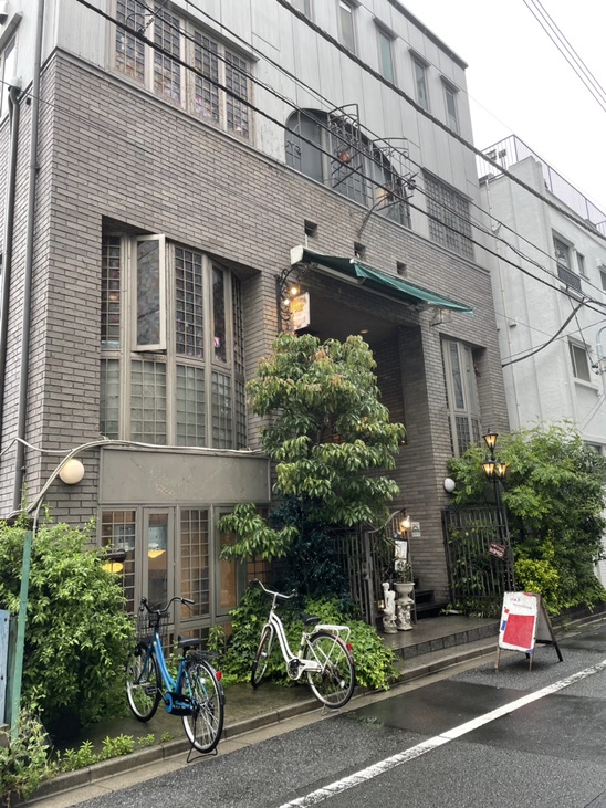 CAFE MEURSAULTの外観