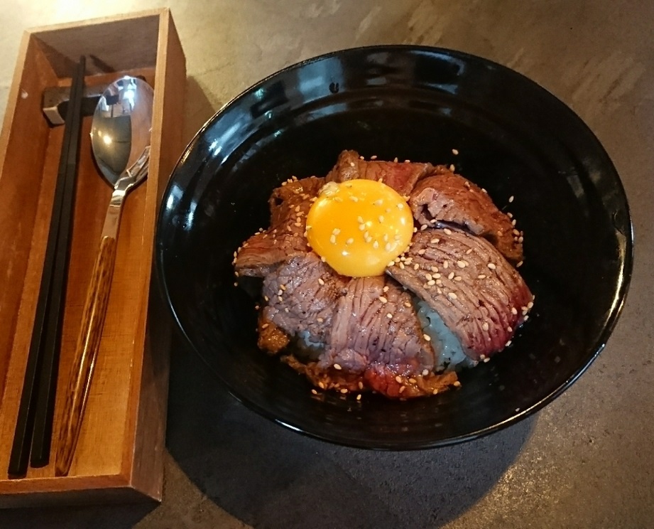 温のローストビーフ丼