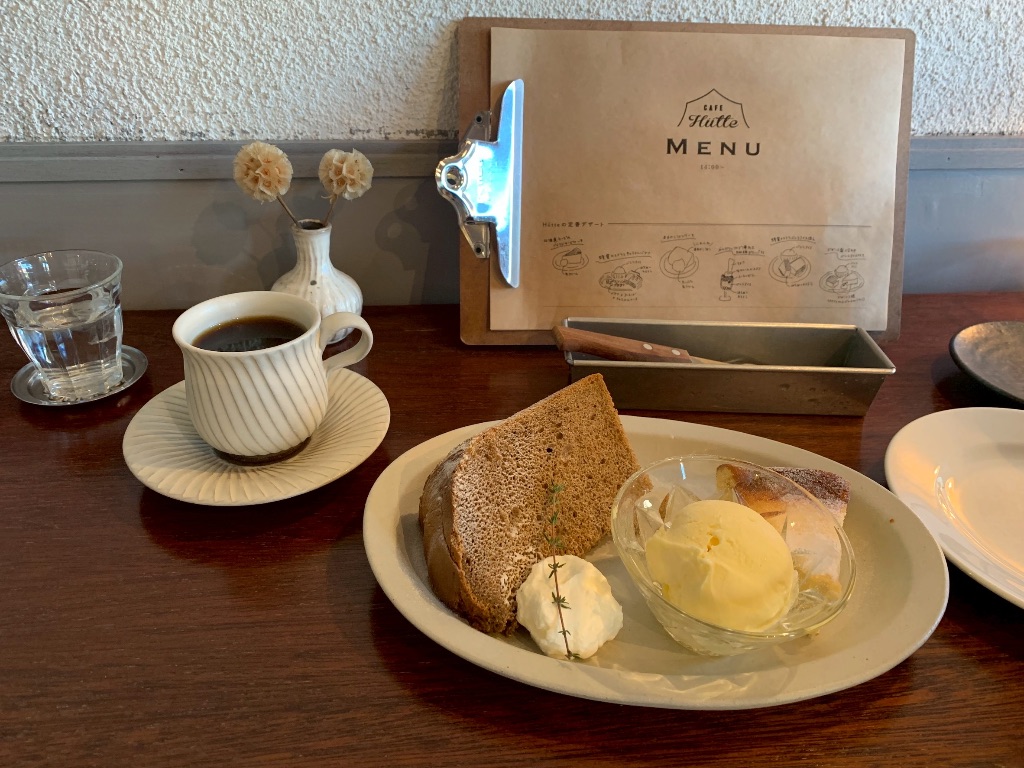 カフェヒュッテ 辻堂駅から徒歩10分の隠れたオシャレカフェ