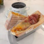 roar coffee 東銀座 東京都 外国人が多い店内