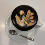 roar coffee 東銀座 東京都 外国人が多い店内