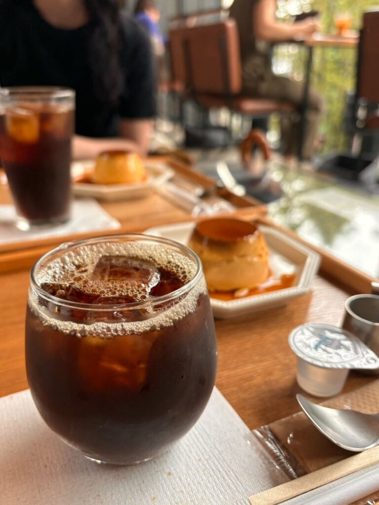 Factory labo神の珈琲 東京都 広々とした緑が印象のカフェ